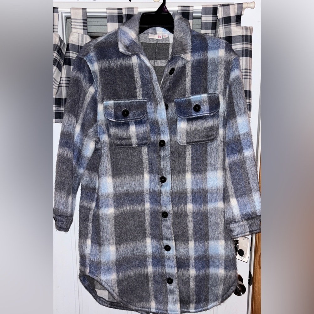 SO Womens Medium Gray and Light Blue Plaid Button-Front Shacket